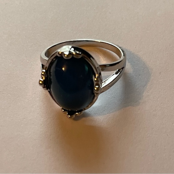Silver Toned Mood Ring Size 10 - Picture 5 of 9